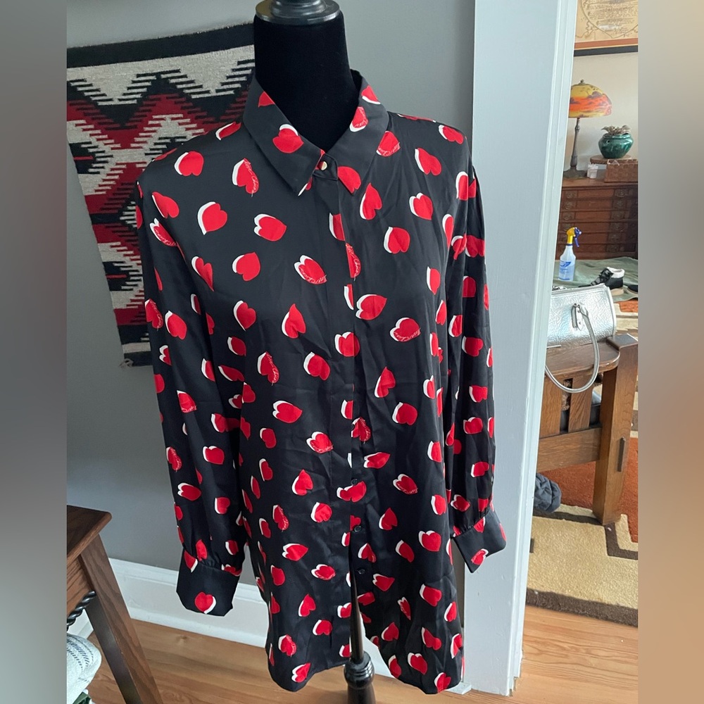 Chico’s Tunic-length Heart Print Satin Blouse Chico’s Sz 3 (US 14-16)